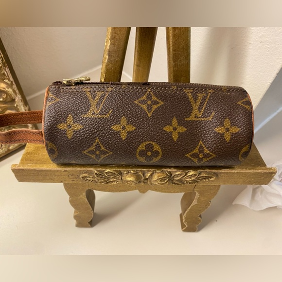 Louis Vuitton Monogram Trousse Ronde Pouch. - Picture 1 of 5